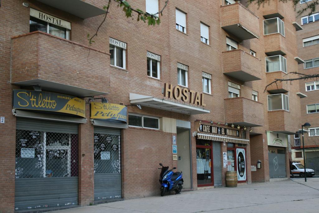 Hostal Puente De Piedra Zaragoza Exterior photo